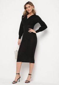 Born2be - Czarna Dopasowana Sukienka z Kopertowym Dekoltem i Bufiastymi Rękawami Ulonissa. Kolor: czarny. Materiał: tkanina. Typ sukienki: kopertowe. Styl: klasyczny #2