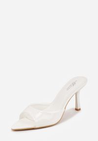 Born2be - Białe Klapki na Szpilce z Odkrytym Noskiem w Szpic Astranate. Kolor: biały. Materiał: jeans, len. Obcas: na szpilce. Styl: elegancki, klasyczny #4