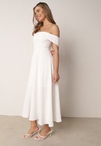 Born2be - Biała Koktajlowa Sukienka VICES Hiszpanka o Rozkloszowanym Kroju Diolora. Typ kołnierza: dekolt hiszpanka. Kolor: biały. Materiał: poliester. Typ sukienki: rozkloszowane. Styl: wizytowy #8