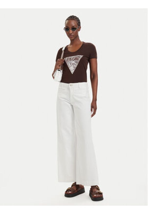 Guess T-Shirt W6GI19 K3042 Brązowy Regular Fit. Kolor: brązowy. Materiał: bawełna