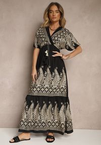 Renee - Czarna Wiskozowa Sukienka Boho o Kopertowym Kroju z Metalicznym Haftem Redeselle. Okazja: na co dzień. Typ kołnierza: dekolt w serek. Kolor: czarny. Materiał: wiskoza. Wzór: haft. Typ sukienki: kopertowe. Styl: boho