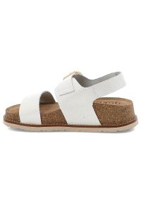 Białe Sandały Yokono Stylowe Obuwie Damskie Na Solidnej Podeszwie. Okazja: na spacer, na co dzień. Zapięcie: klamry. Kolor: biały. Materiał: skóra, materiał. Sezon: lato. Obcas: na platformie. Styl: elegancki #3