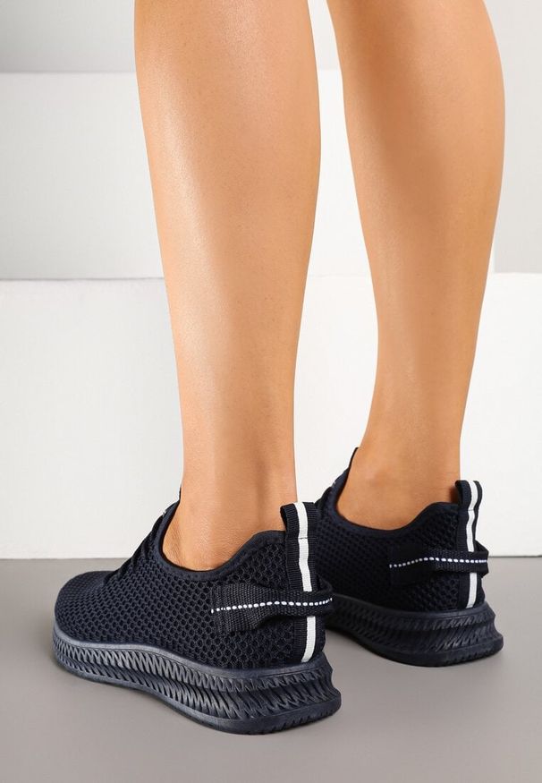 Born2be - Granatowe Buty Sportowe Sneakersy z Elastyczną Cholewką Lalissas. Kolor: niebieski. Materiał: dresówka. Szerokość cholewki: normalna