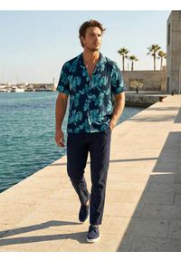 Sinsay - Wiskozowa koszula w kwiaty - wielobarwny. Materiał: wiskoza. Wzór: kwiaty #1