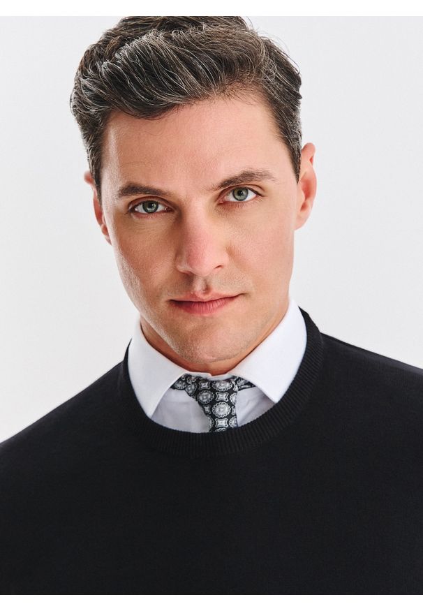 Pako Lorente - PAKO LORENTE - Czarny sweter męski. Okazja: na co dzień. Kolor: czarny, niebieski. Materiał: wiskoza, nylon. Sezon: jesień. Styl: casual