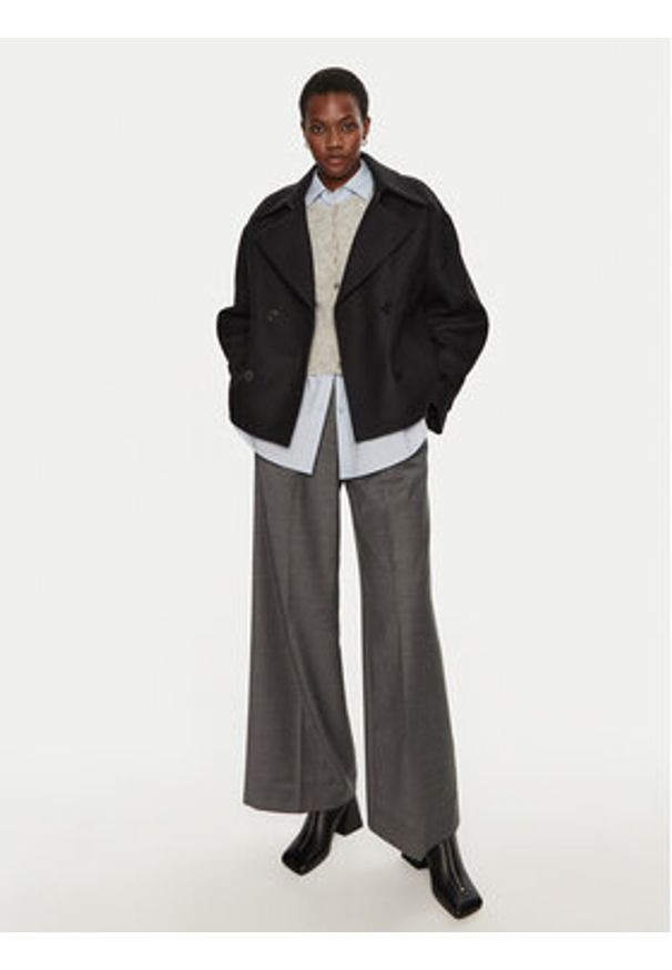 IVY & OAK - IVY OAK Płaszcz wełniany Janet IO119101 Czarny Regular Fit. Kolor: czarny. Materiał: wełna