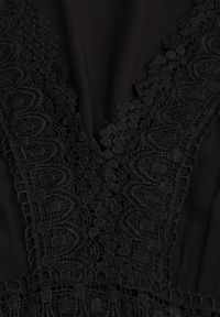 Renee - Czarna Sukienka Rozkloszowana z Falbanką i Koronką Kiaya. Kolor: czarny. Materiał: koronka. Wzór: koronka. Długość: maxi #6