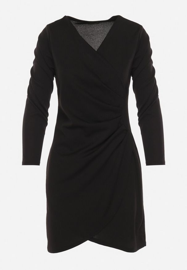 Born2be - Czarna Sukienka Kopertowa z Ozdobnym Marszczeniem Ohildria. Kolor: czarny. Typ sukienki: kopertowe. Styl: elegancki