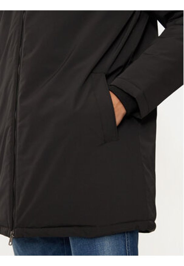 U.S. Polo Assn. Parka MUP3602 Czarny Regular Fit. Typ kołnierza: polo. Kolor: czarny. Materiał: syntetyk