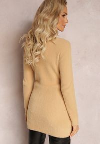 Renee - Jasnobrązowy Sweter z Okrągłym Dekoltem o Puchatej Fakturze Inosuela. Kolor: brązowy. Sezon: zima #5