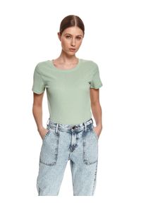 TOP SECRET - Gładki t-shirt z okrągłym dekoltem. Kolor: zielony. Materiał: jeans, tkanina. Długość rękawa: krótki rękaw. Długość: krótkie. Wzór: gładki. Sezon: lato #2