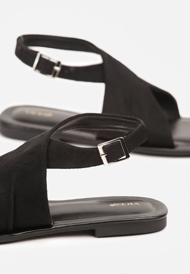 Born2be - Czarne Sandały Vices w Stylu Japonek Naliessa. Okazja: na co dzień, na spacer. Zapięcie: sprzączka. Kolor: czarny. Styl: casual, elegancki