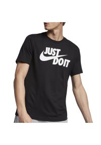 Koszulka Nike Sportswear JDI AR5006-011 - czarna. Kolor: czarny. Materiał: materiał, bawełna. Długość rękawa: krótki rękaw. Długość: krótkie. Wzór: napisy, aplikacja