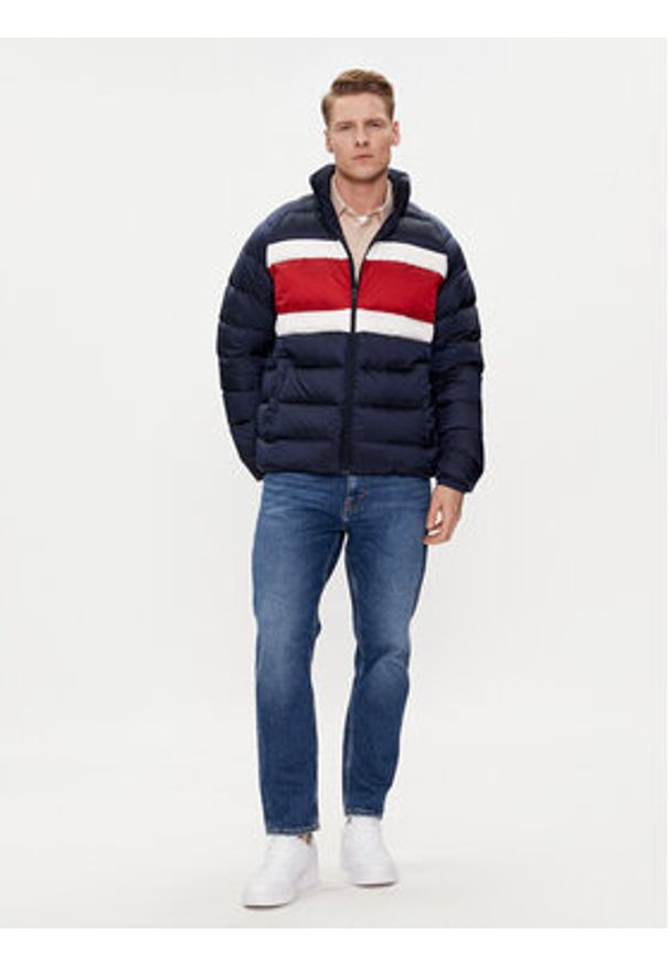 Tommy Jeans Kurtka puchowa DM0DM18012 Granatowy Regular Fit. Kolor: niebieski. Materiał: syntetyk