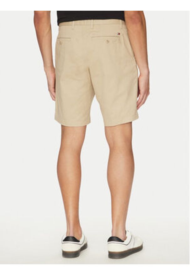 TOMMY HILFIGER - Tommy Hilfiger Szorty materiałowe Harlem MW0MW23568 Beżowy Regular Fit. Kolor: beżowy. Materiał: bawełna