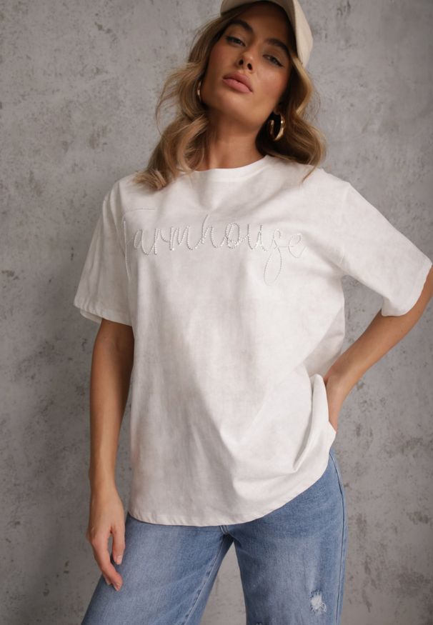 Renee - Biały Oversizowy T-shirt z Bawełny Zdobiony Haftem z Cekinami Marivia. Okazja: na co dzień. Kolor: biały. Materiał: bawełna. Wzór: haft, aplikacja. Styl: casual, elegancki