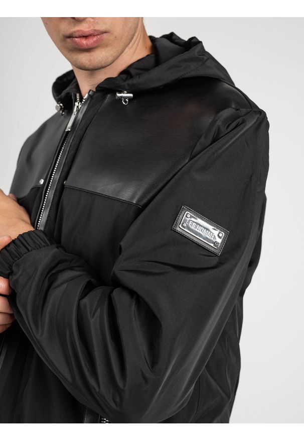 Les Hommes Kurtka "Windbreaker" | LLO311-250L | Windbreaker Jacket | Mężczyzna | Czarny. Okazja: na co dzień. Typ kołnierza: kaptur. Kolor: czarny. Materiał: poliester. Styl: casual