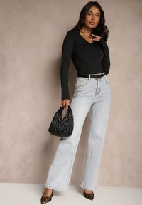 Renee - Czarna Bluzka Ozdobiona Kołnierzykiem i Marszczeniem Amosena. Okazja: na co dzień. Kolor: czarny. Materiał: jeans. Wzór: aplikacja. Styl: casual