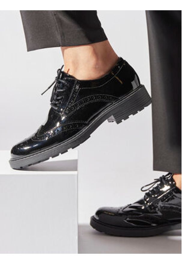 Clarks Oxfordy Orinoco2 Limit 26163620 Czarny. Kolor: czarny. Materiał: skóra