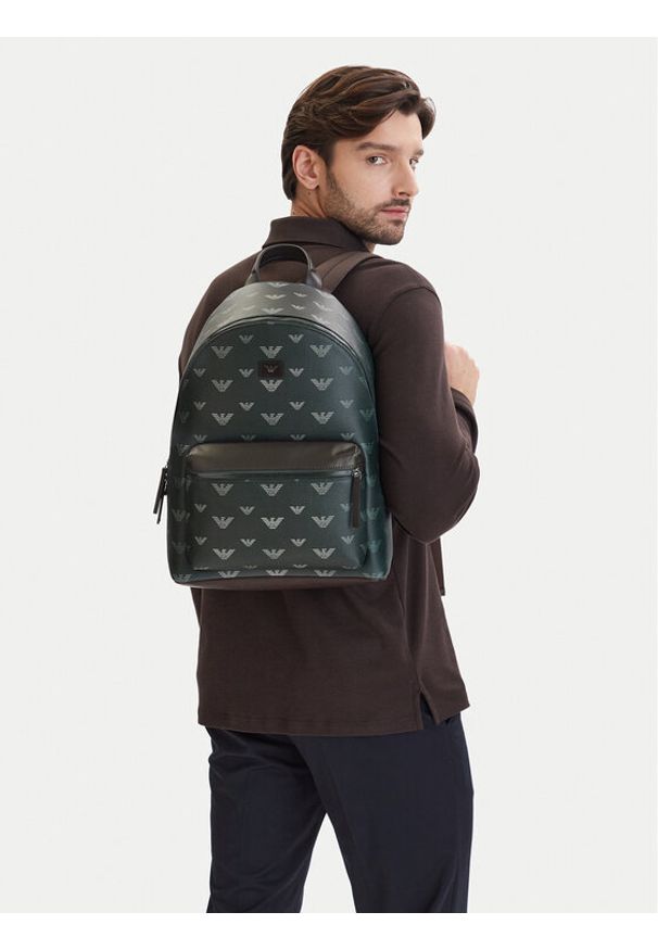 Emporio Armani Plecak EM005666 AF23972 MB542 Granatowy. Kolor: niebieski. Materiał: skóra