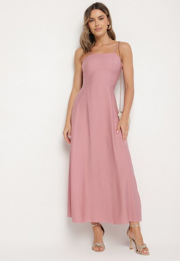 Born2be - Różowa Rozkloszowana Sukienka z Wiskozą Meravela. Okazja: na co dzień. Kolor: różowy. Materiał: wiskoza. Długość rękawa: na ramiączkach. Styl: casual, elegancki