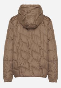 Born2be - Brązowa Przejściowa Kurtka z Oryginalnym Pikowaniem i Kapturem Aruvitte. Okazja: na spacer, na co dzień. Kolor: brązowy. Materiał: poliester, jeans. Styl: casual #3