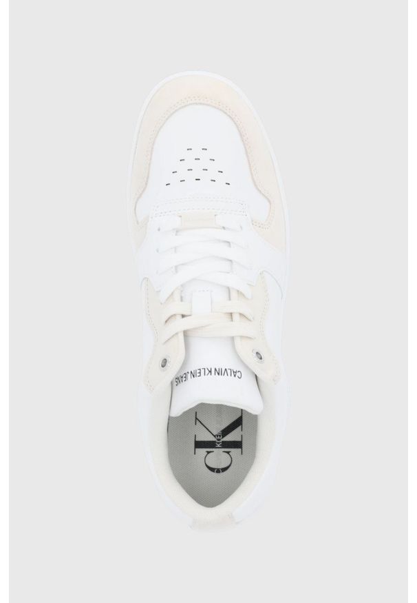 Calvin Klein Jeans Buty skórzane kolor biały. Nosek buta: okrągły. Zapięcie: sznurówki. Kolor: biały. Materiał: guma