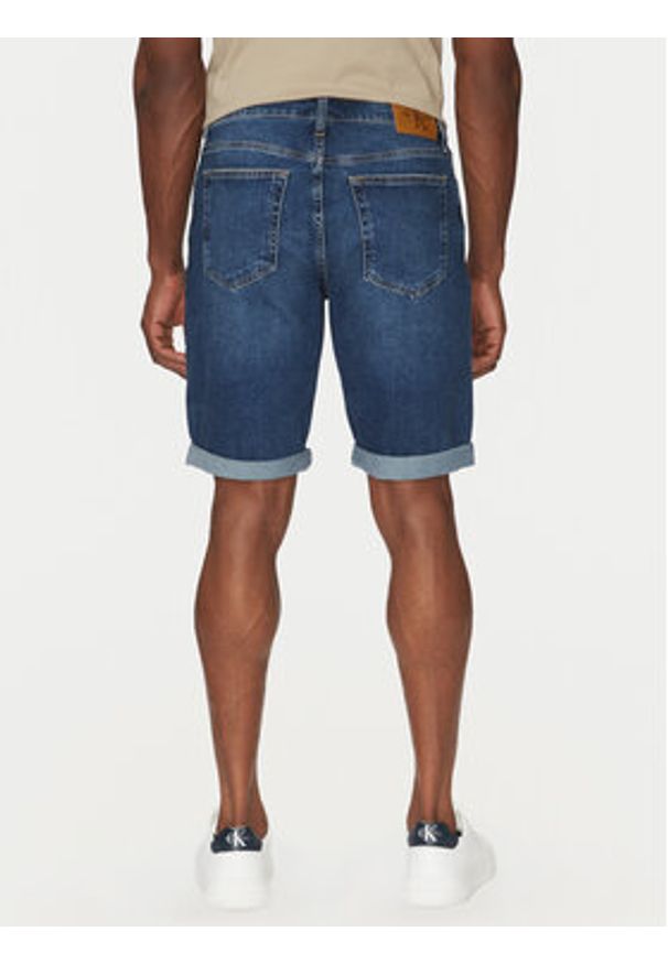 Calvin Klein Jeans Szorty jeansowe J30J327184 Niebieski Slim Fit. Kolor: niebieski. Materiał: bawełna