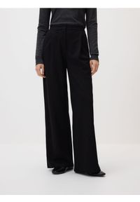 Reserved - Spodnie z prostą nogawką - czarny. Kolor: czarny. Materiał: dzianina. Wzór: gładki #1