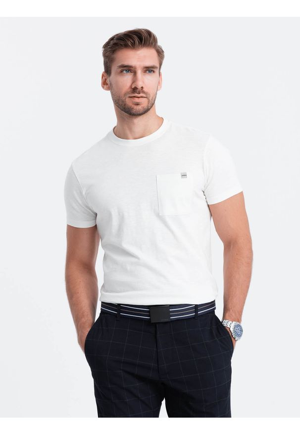 Ombre Clothing - Dzianinowy T-shirt męski z naszytą kieszonką - ecru V7. Materiał: dzianina. Długość rękawa: krótki rękaw. Długość: krótkie. Wzór: aplikacja. Styl: klasyczny