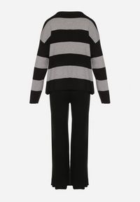 Born2be - Szary Dzianinowy Komplet Szerokie Spodnie i Sweter w Paski Falesea. Kolor: szary. Materiał: dzianina. Wzór: paski #3