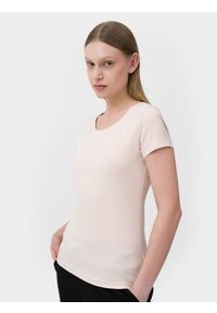 4f - T-shirt slim z bawełną organiczną damski. Kolor: beżowy. Materiał: bawełna #1