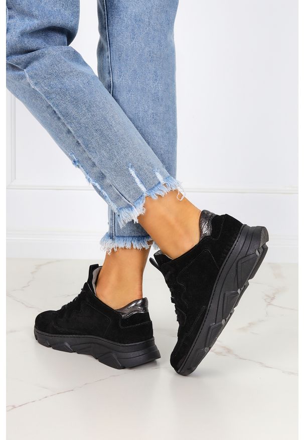 Kati - Czarne sneakersy kati buty sportowe sznurowane polska skóra 7067. Kolor: czarny. Materiał: skóra