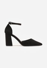 Renee - Czarne Czółenka z Imitacji Zamszu na Słupkowym Obcasie ze Szpiczastym Noskiem Hadina. Okazja: na randkę. Nosek buta: szpiczasty. Zapięcie: pasek. Kolor: czarny. Materiał: zamsz. Obcas: na obcasie. Wysokość obcasa: średni #5