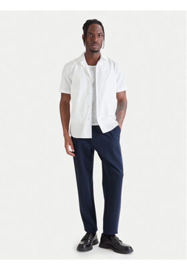 Hugo - HUGO Koszula Ellino 50560584 Biały Relaxed Fit. Kolor: biały. Materiał: bawełna