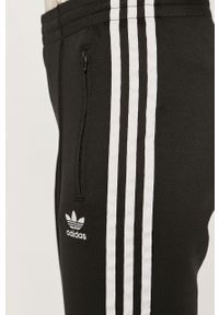 adidas Originals - Spodnie. Kolor: czarny. Materiał: bawełna, poliester, dzianina, elastan. Wzór: gładki #2