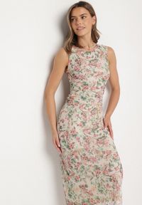 Born2be - Biała Dopasowana Sukienka w Kwiaty Meluvea. Okazja: na co dzień. Kolor: biały. Materiał: jeans. Wzór: kwiaty. Typ sukienki: proste. Styl: casual, klasyczny #3