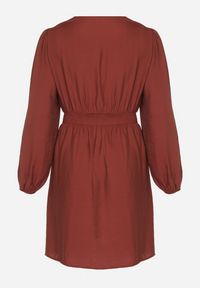 Born2be - Bordowa Rozkloszowana Sukienka z Marszczeniem w Talii i Dekoltem w Serek Salindea. Okazja: na co dzień. Typ kołnierza: dekolt w serek. Kolekcja: plus size. Kolor: czerwony. Długość rękawa: długi rękaw. Typ sukienki: dla puszystych. Styl: casual, elegancki #6