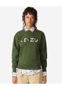 Kenzo - KENZO - Zielona bluza z kolorowym logo. Kolor: zielony. Materiał: jeans, bawełna. Długość rękawa: długi rękaw. Długość: długie. Wzór: kolorowy. Sezon: wiosna. Styl: klasyczny #1