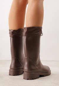 Renee - Brązowe Kalosze ze Ściągaczami przy Cholewce Bastotus. Okazja: na co dzień. Kolor: brązowy. Szerokość cholewki: normalna. Styl: casual #6