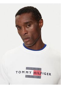 TOMMY HILFIGER - Tommy Hilfiger Bluza MW0MW35541 Biały Regular Fit. Kolor: biały. Materiał: bawełna