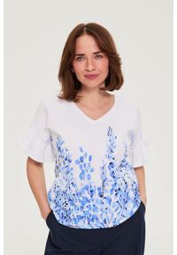 MOODO - Bluzka z nadrukiem biała. Kolor: biały. Materiał: bawełna. Wzór: nadruk #1