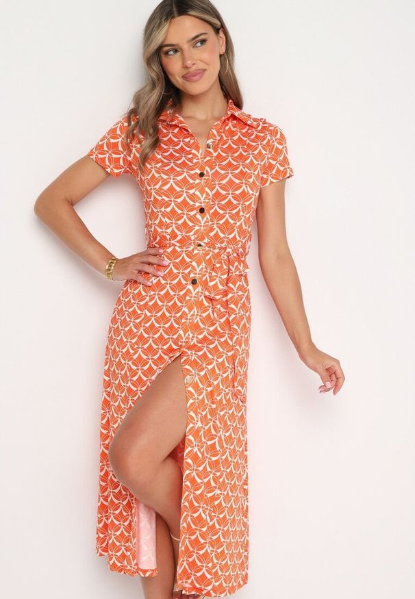 Born2be - Pomarańczowa Sukienka o Koszulowym Kroju z Wiskozą Wiązana w Pasie Materiałowym Paskiem Bosofia. Okazja: na spacer. Kolor: pomarańczowy. Materiał: wiskoza, materiał. Sezon: jesień, wiosna. Typ sukienki: koszulowe