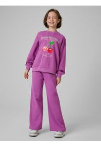 4f - 4F Bluza dresowa loose bez kaptura dziewczęca - fioletowa 146/152 (10-12 lat). Okazja: na spacer, na co dzień, na uczelnię. Typ kołnierza: bez kaptura. Kolor: fioletowy. Materiał: dresówka. Sezon: lato. Styl: casual #2