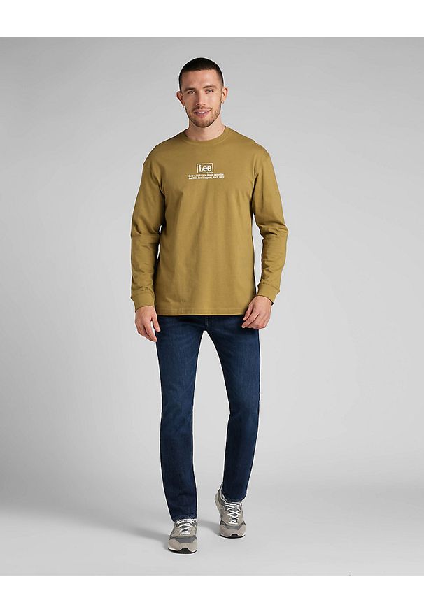 Lee - LEE LS LOGO LOOSE TEE MĘSKA KOSZULKA Z DŁUGIM RĘKAWEM LOGO L69AFQ85 112321850. Okazja: na co dzień. Materiał: tkanina, skóra, materiał, bawełna, jeans. Długość rękawa: długi rękaw. Długość: długie. Wzór: nadruk, haft. Styl: casual, elegancki, klasyczny