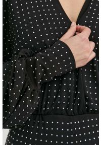 Patrizia Pepe kombinezon kolor czarny z dekoltem w szpic. Kolor: czarny. Materiał: materiał #5