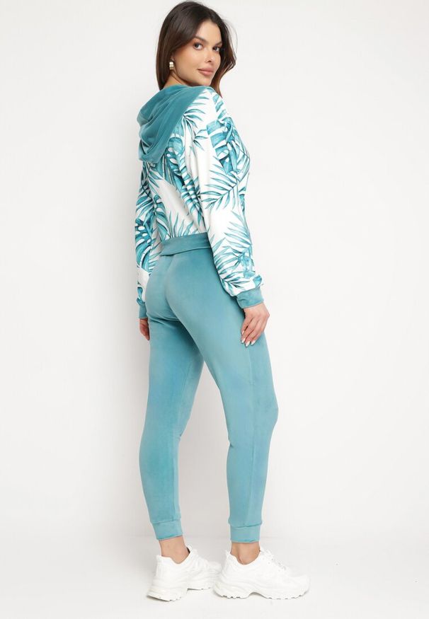 Born2be - Miętowy Komplet Dresowy z Weluru Bluza z Kapturem z Ozdobnym Wzorem i Spodnie Grouvia. Kolor: miętowy. Materiał: dresówka, welur