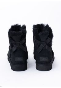 Ugg - Buty zimowe damskie UGG W Mini Bailey Bow II (1016501-BLK). Okazja: na plażę. Kolor: czarny. Materiał: materiał. Sezon: zima. Styl: młodzieżowy #3