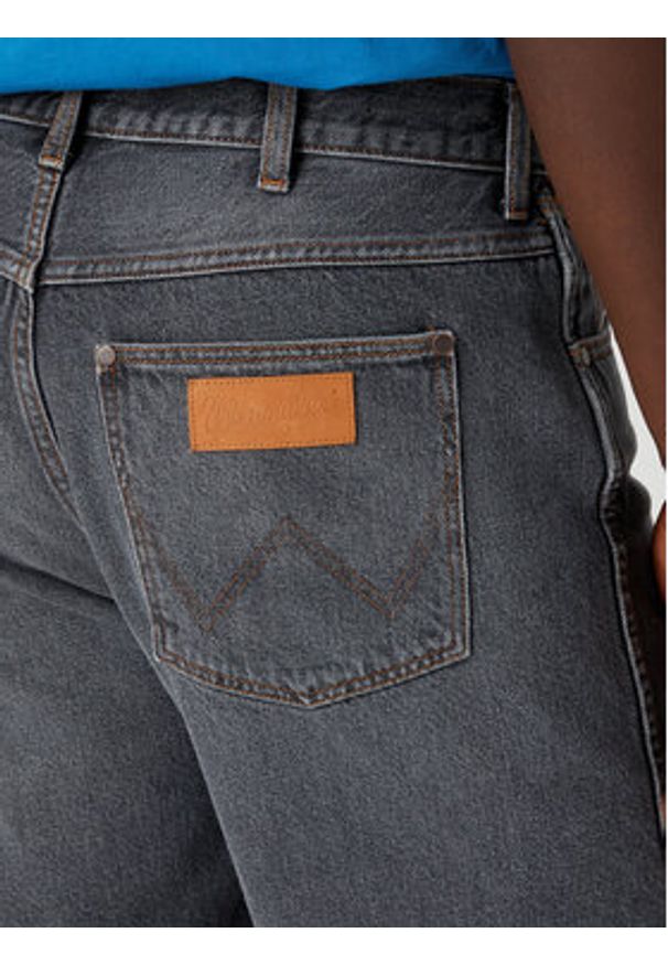 Wrangler Szorty jeansowe Frontier W16WEBY99 112331099 Szary Relaxed Fit. Kolor: szary. Materiał: bawełna, jeans