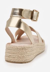 Born2be - Złote Plecione Sandały Boho VICES ze Skrzyżowanymi Paskami Aqiaria. Okazja: na co dzień. Zapięcie: pasek. Kolor: złoty. Materiał: len. Sezon: lato. Styl: boho #9